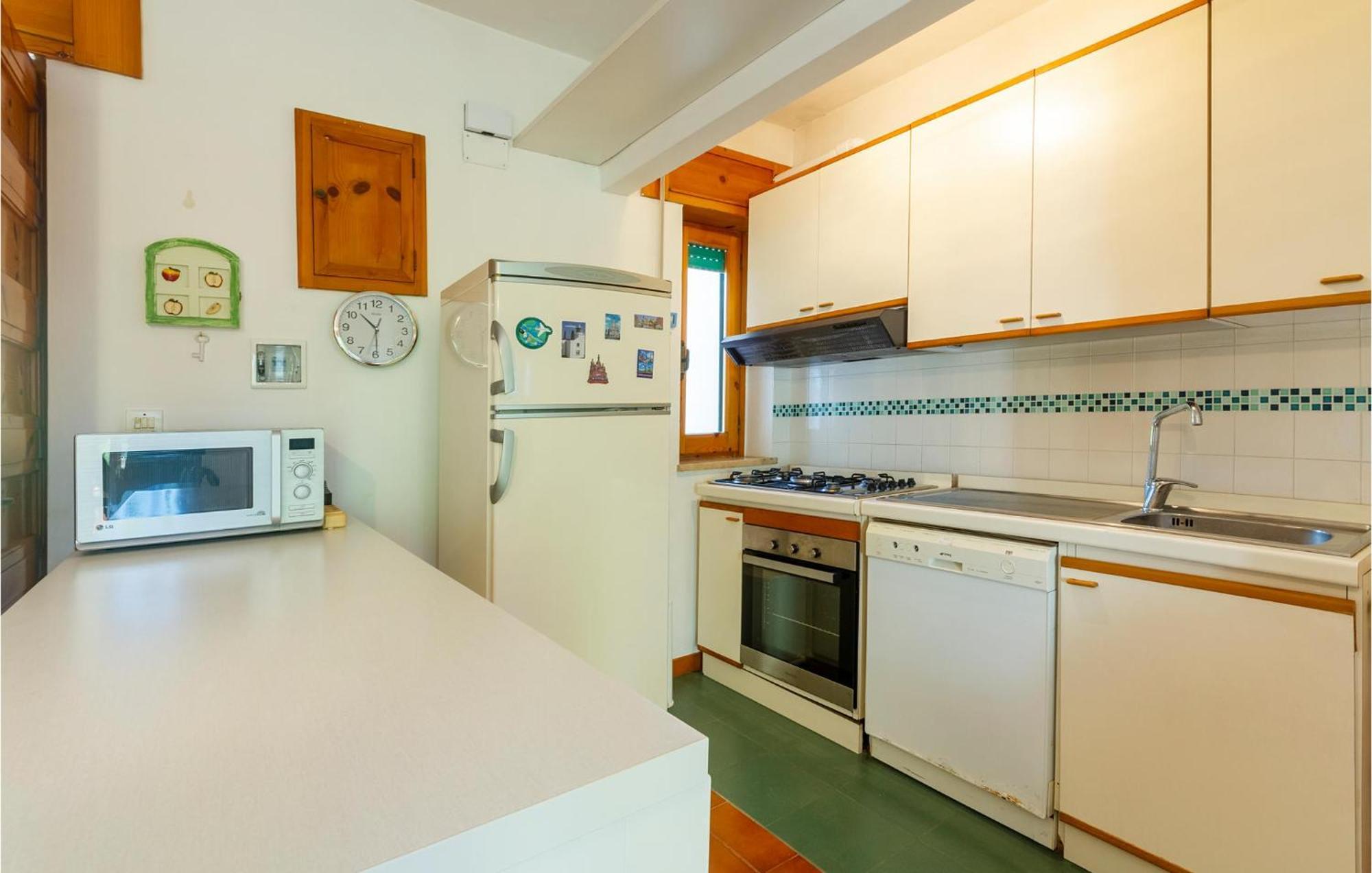 Awesome Home In Manduria With Kitchen Rom bilde